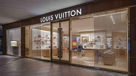 louis vuitton copley store.